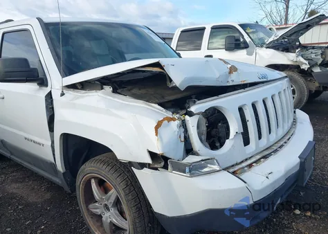 2015 Jeep Patriot High Altitude Edition z USA, uszkodzony, nr VIN 1C4NJRFBXFD249391